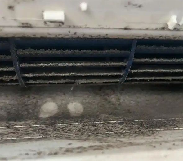 田林空调吹的风有股烧焦味是怎么回事